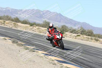 media/Dec-04-2025-Racers Edge (Thu) [[5ebc9f124d]]/3-B Group/3-Session 2 (Turn 7 Inside)/